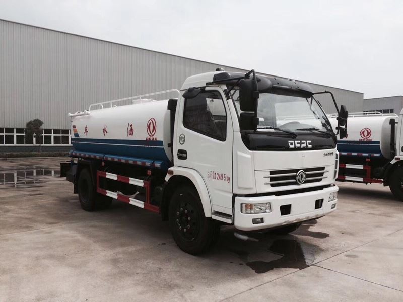 8噸(8方)東風(fēng)大多利卡綠化灑水車(chē)圖片 8噸(8方)東風(fēng)大多利卡綠化灑水車(chē)圖片