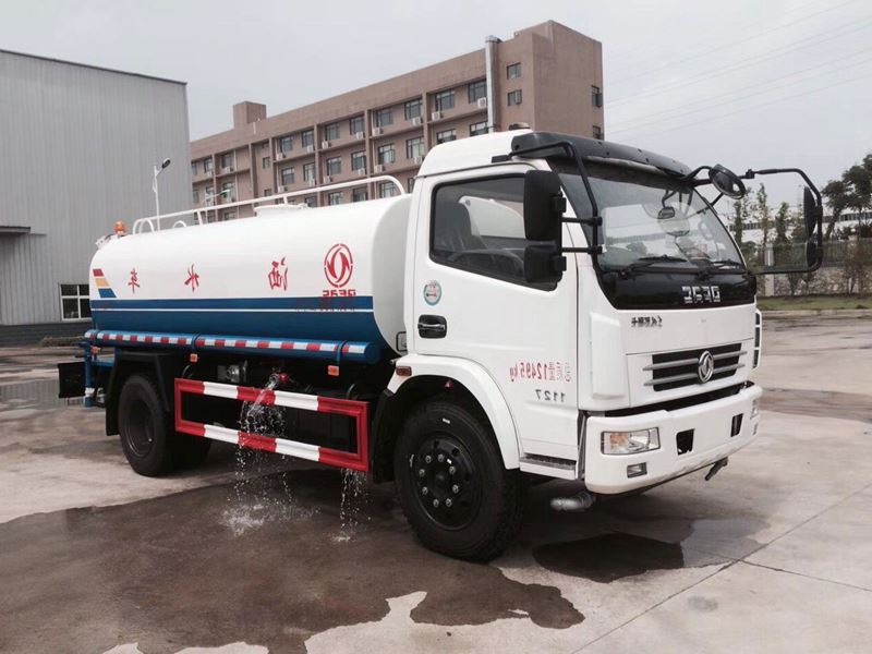 8噸(8方)襄樊東風(fēng)大多利卡綠化灑水車(chē)價(jià)格2