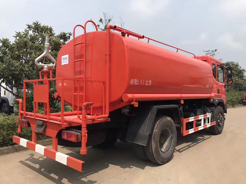 12噸(12方)東風(fēng)T3綠化灑水車圖片 12噸(12方)東風(fēng)T3綠化灑水車圖片