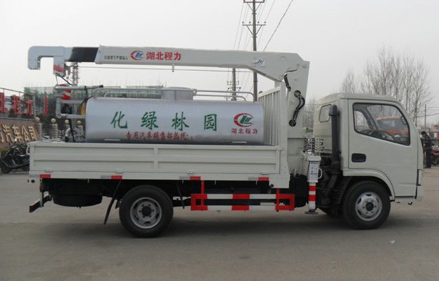 東風(fēng)多利卡隨車吊灑水車圖片 東風(fēng)多利卡隨車吊灑水車圖片