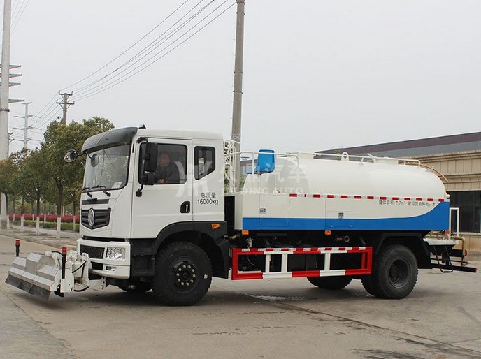 多功能灑水車(chē)——東風(fēng)御虎高壓清洗灑水車(chē)3