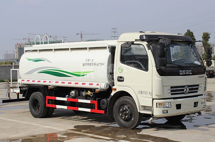 8方灑水車(chē)參數(shù)_8噸東風(fēng)多利卡綠化灑水車(chē)價(jià)格