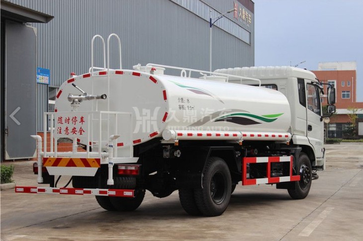 環衛灑水車怎么操作_東風專底12噸環衛灑水車3
