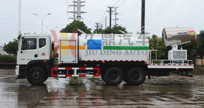 100米風(fēng)送式霧炮東風(fēng)御虎后雙橋多功能抑塵車