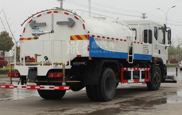 公路灑水車廠家_東風御虎公路灑水車2