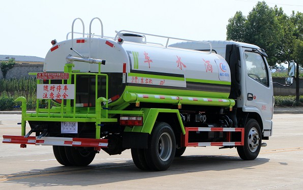 國(guó)六5噸東風(fēng)多利卡灑水車圖片 國(guó)六5噸東風(fēng)多利卡灑水車圖片