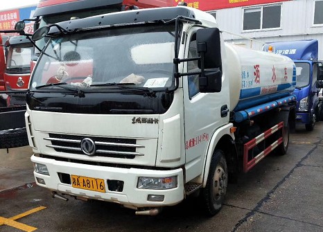 優質二手9.2方灑水車轉讓!