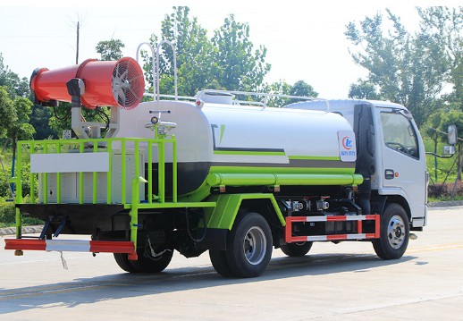 國六5噸東風多利卡帶霧炮灑水車圖片 國六5噸東風多利卡帶霧炮灑水車圖片