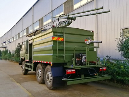 東風(fēng)六驅(qū)光伏板清洗車圖片 東風(fēng)六驅(qū)光伏板清洗車圖片