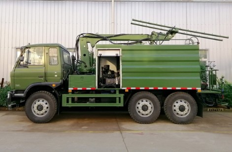 東風(fēng)六驅(qū)光伏板清洗車,專業(yè)清洗太陽(yáng)能板!3