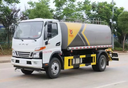 8噸灑水車價格_國六8-10噸江淮駿鈴綠化灑水車廠家價格