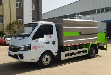 東風(fēng)途逸藍(lán)牌灑水車_7方藍(lán)牌灑水車4
